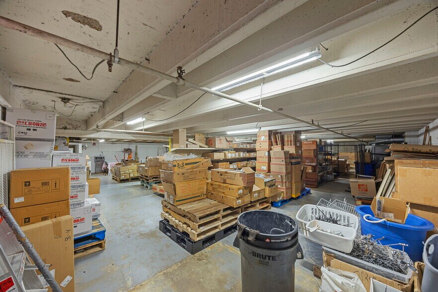 More Photos Of 110 S Florissant Rd, Saint Louis Storefront For Sale