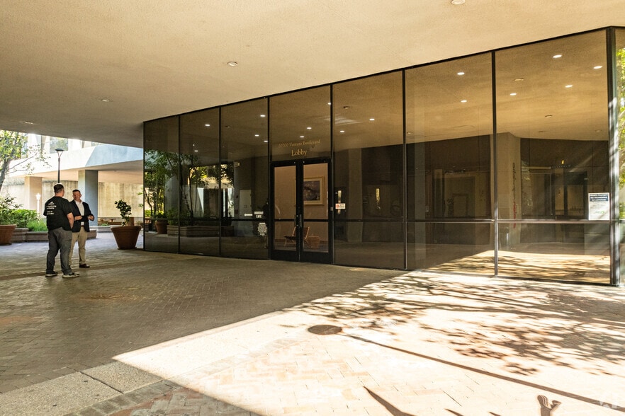 More Photos Of 20700 Ventura Blvd, Woodland Hills Loft Creative Space For Sale