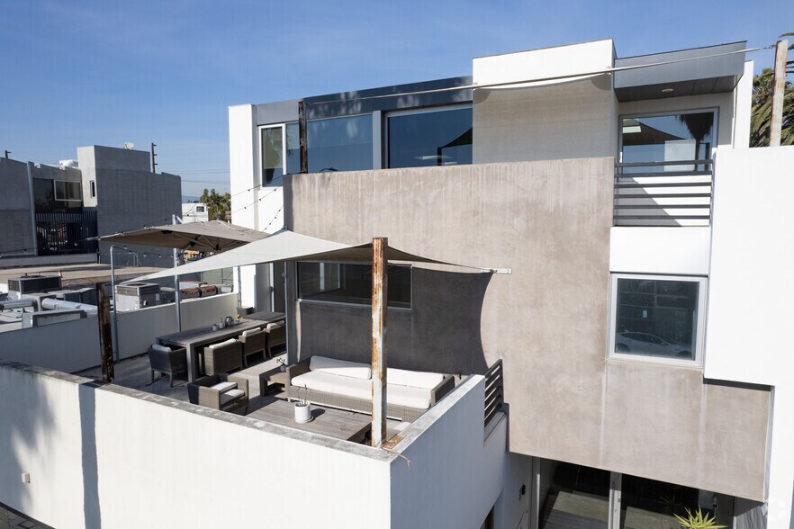 More Photos Of 1319 Abbot Kinney Blvd, Venice Loft Creative Space For Lease