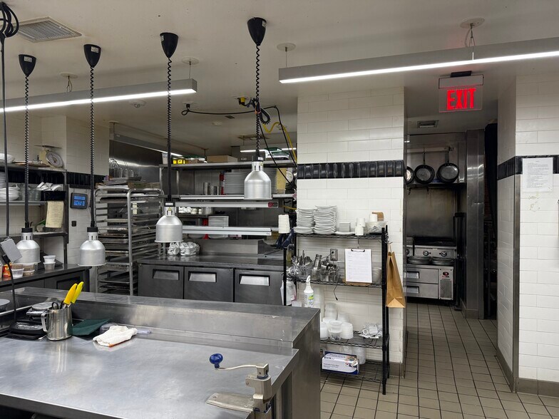 More Photos Of 16 E Candler St, Winder Storefront For Lease