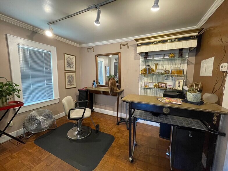 More Photos Of 4 Beck St NW, Atlanta Storefront Retail Office For Sale