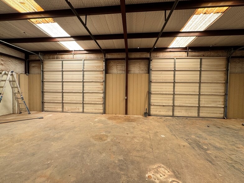 More Photos Of 5504 E County Road 128, Midland Light Manufacturing For Lease