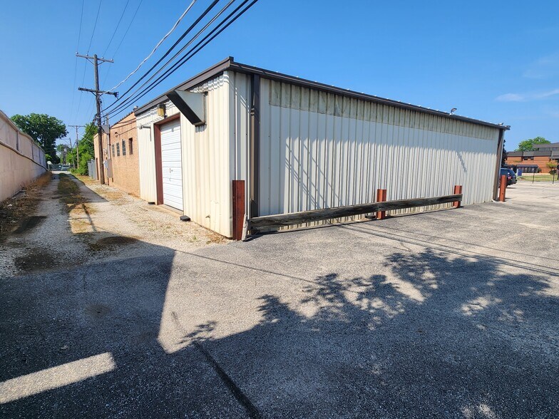 More Photos Of 2708-2714 S 9th Ave, Broadview Manufacturing For Sale