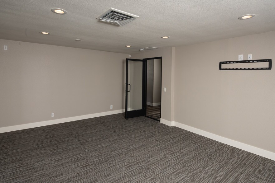 More Photos Of 3291 E Patrick Ln, Las Vegas Medical For Lease