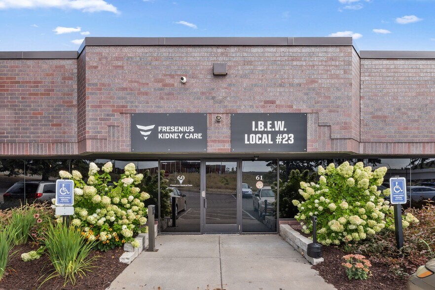 More Photos Of 425 Etna St, Saint Paul Light Manufacturing For Lease