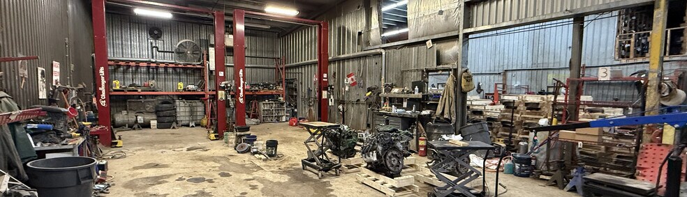 More Photos Of 2026 Oak Grove Rd, Grande Pointe Industrial For Lease