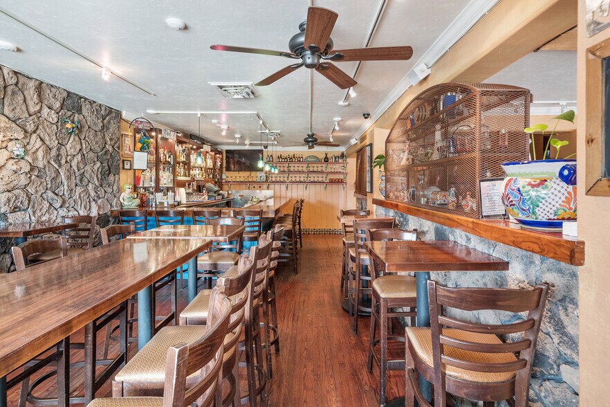 More Photos Of 2009 Bridgeway, Sausalito Restaurant For Lease