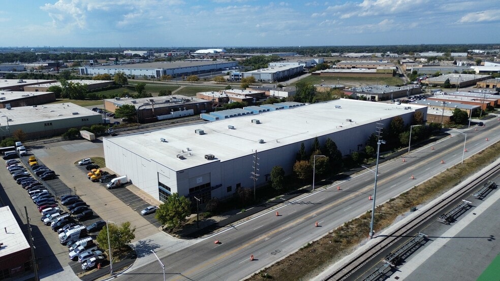 More Photos Of 11101 Franklin Ave, Franklin Park Distribution For Lease