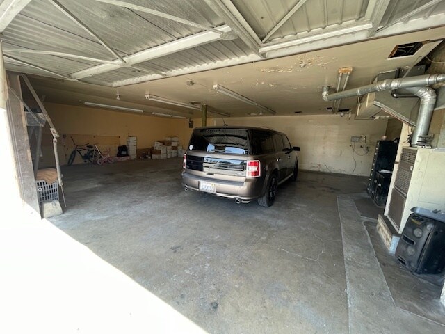 More Photos Of 800 W Willow St, Long Beach Storefront For Lease