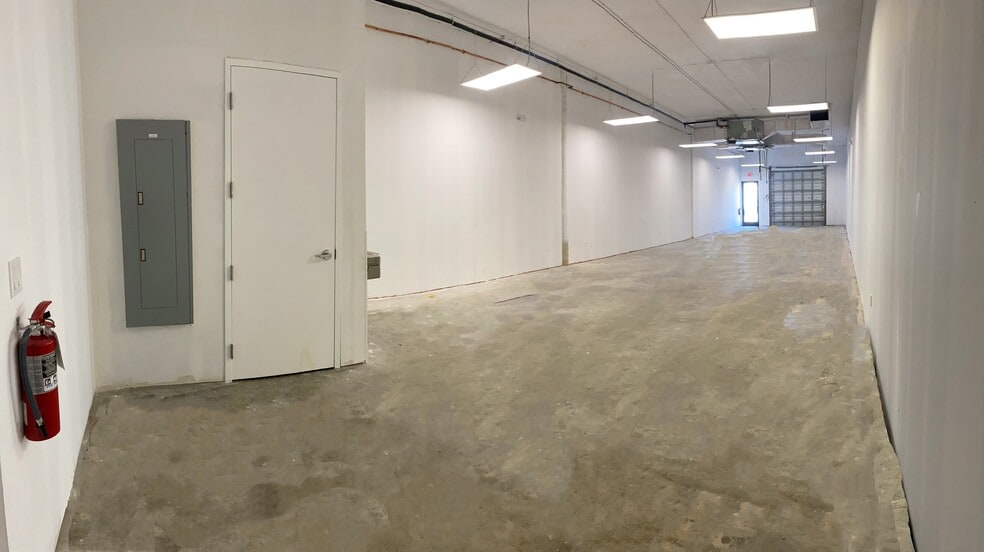 More Photos Of 300 SW 17th Ave, Miami Fast Food For Lease