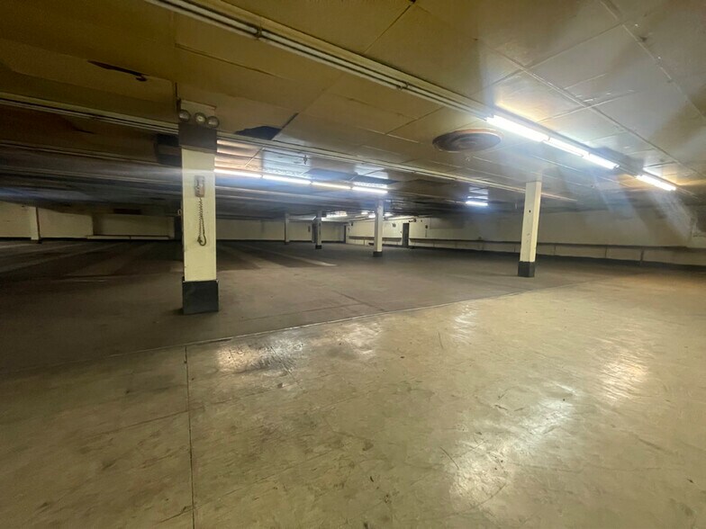 More Photos Of 575 W 181st St, New York Storefront For Lease