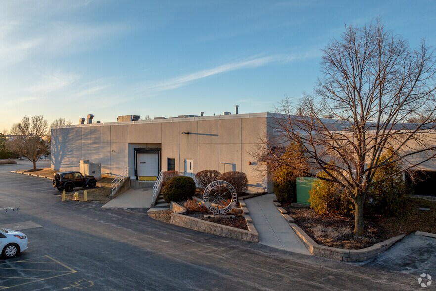 More Photos Of 205 Alexandra Way, Carol Stream Industrial For Sale