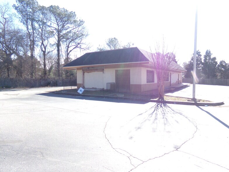 Primary Photo Of 920 SE Windy Hill Rd, Smyrna Fast Food For Sale