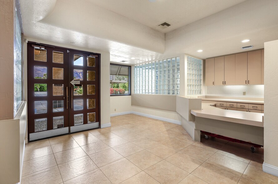 More Photos Of 2100 E Tahquitz Canyon Way, Palm Springs Medical For Lease