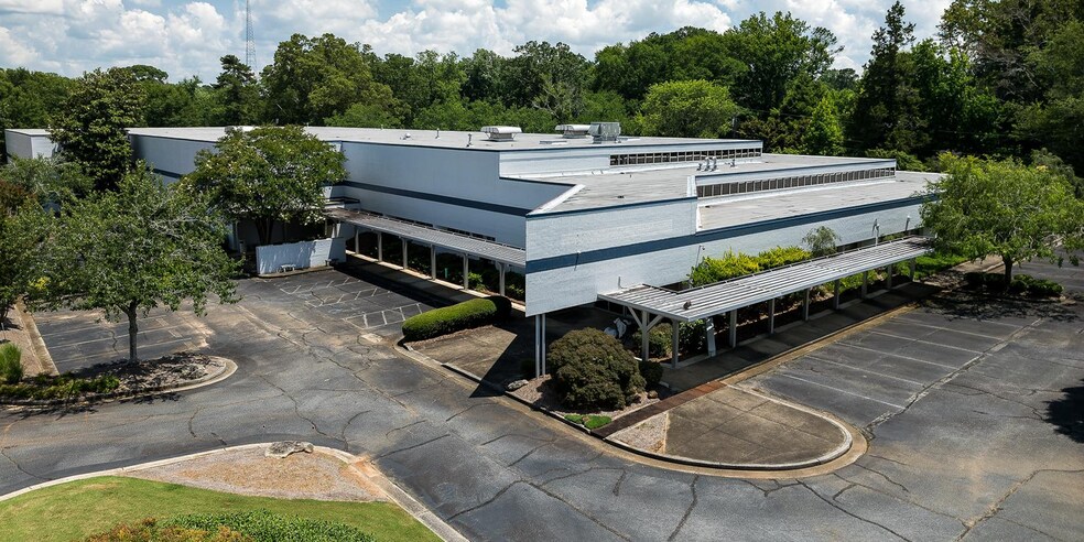 More Photos Of 1480 Bells Ferry Rd, Marietta Warehouse For Lease