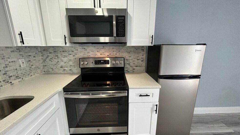 More Photos Of 420 Auburn Dr, Daytona Beach Apartments For Sale