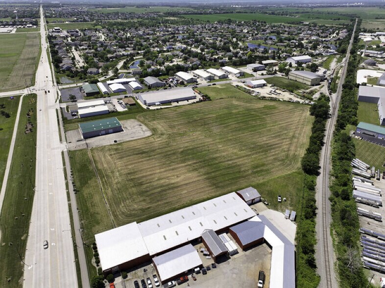 More Photos Of 115 S Ridge Rd, Minooka Warehouse For Sale