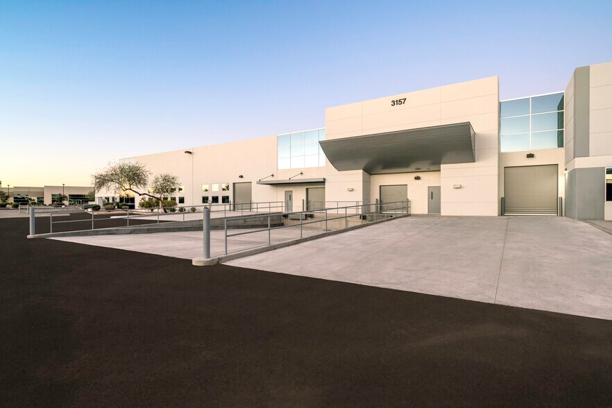 More Photos Of 3157 E Elwood St, Phoenix Flex For Lease