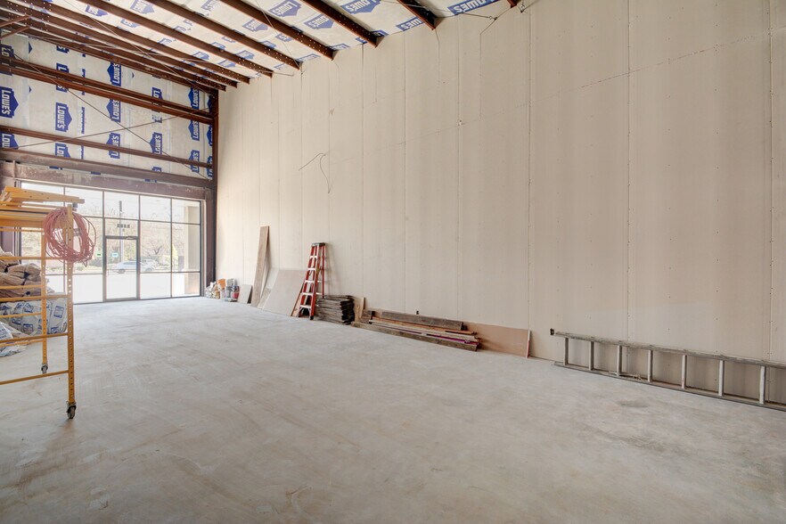 More Photos Of 2209 Blalock Rd, Houston Freestanding For Lease