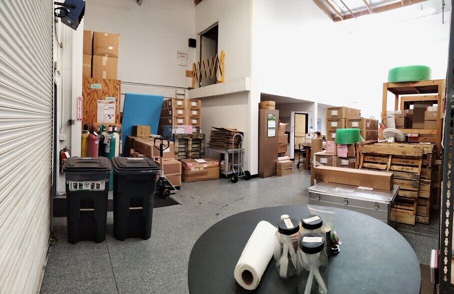 More Photos Of 4125 Market St, Ventura Light Manufacturing For Sale