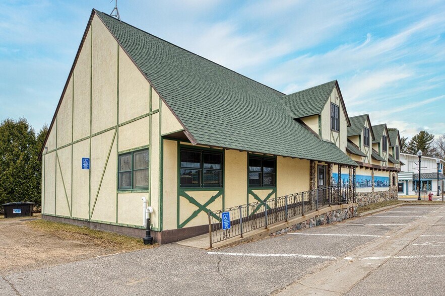 More Photos Of 1765 Superior St, Three Lakes General Retail For Sale