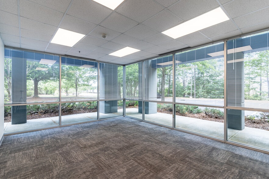 More Photos Of 125 Southside Ct, McDonough Distribution For Lease