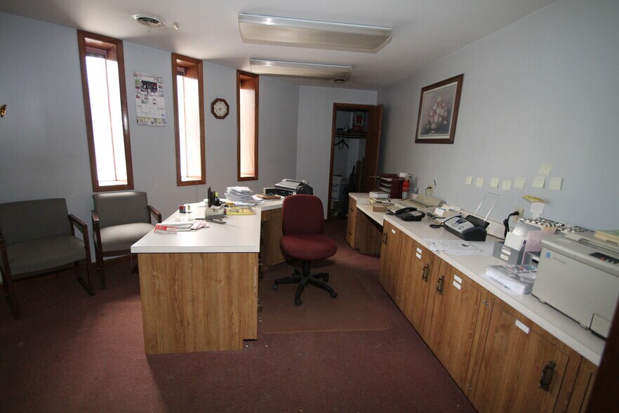 More Photos Of 712 Magee Ave, Jeannette Warehouse For Sale