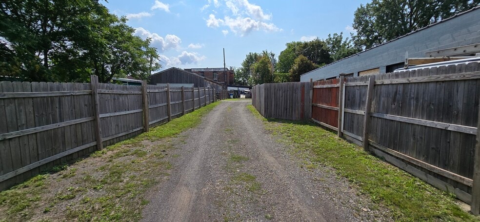 More Photos Of 405 Rhode Island St, Buffalo Light Distribution For Sale