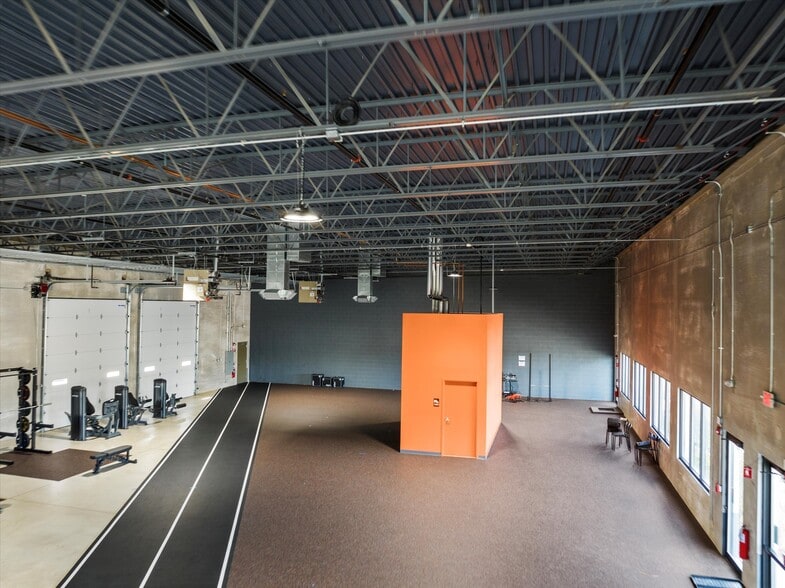 More Photos Of 1414-1440 Bolingbrook Dr, Romeoville Industrial For Sale