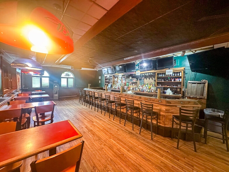 More Photos Of 10350 S Western Ave, Chicago Bar For Sale