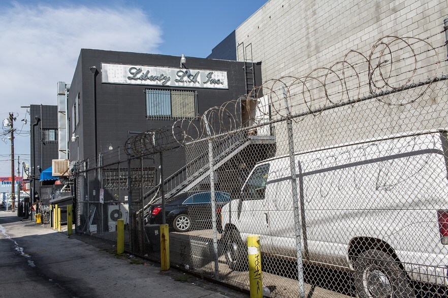 More Photos Of 716 E 9th Pl, Los Angeles Industrial For Lease