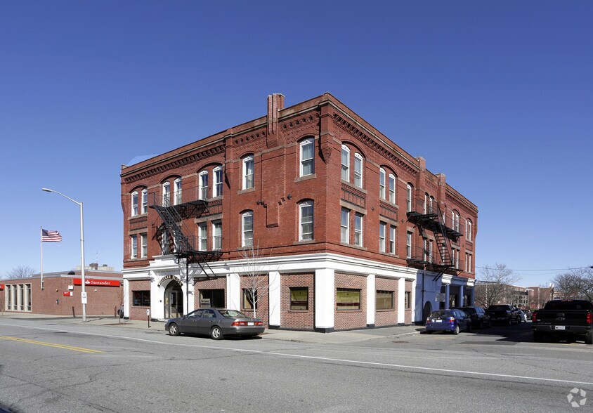 Primary Photo Of 463 Merrimack St, Lowell Office Residential For Lease