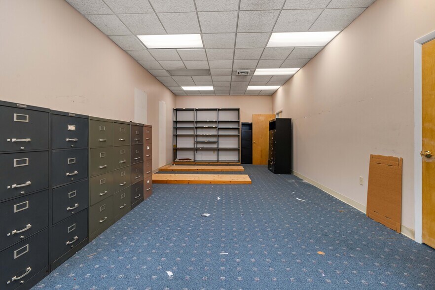 More Photos Of 358-360 E Center St, Manchester Office For Lease