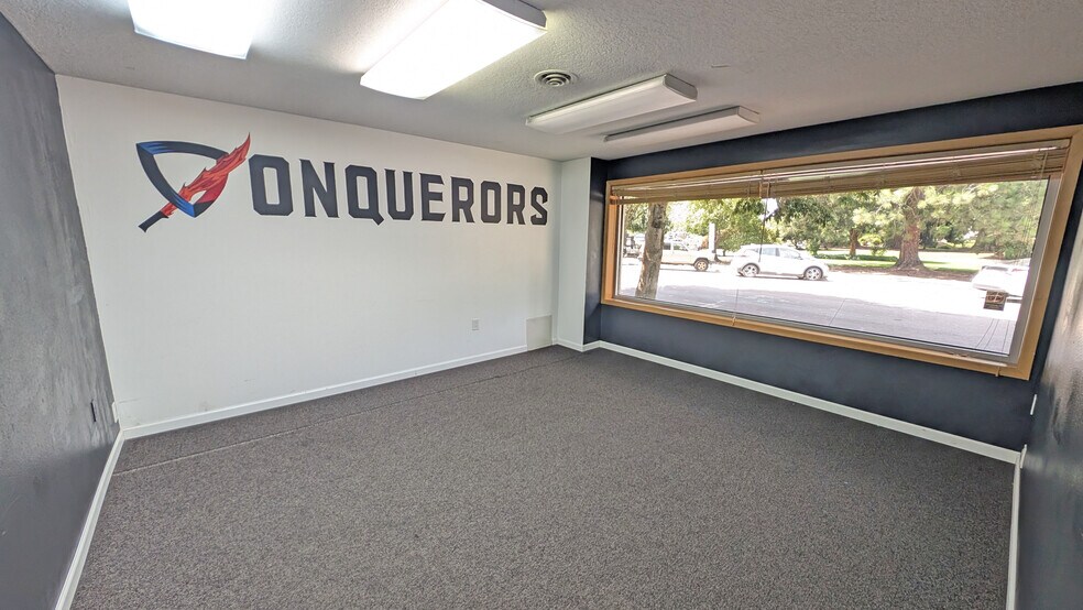 More Photos Of 126 NE 2nd Ave, Hillsboro Storefront For Sale