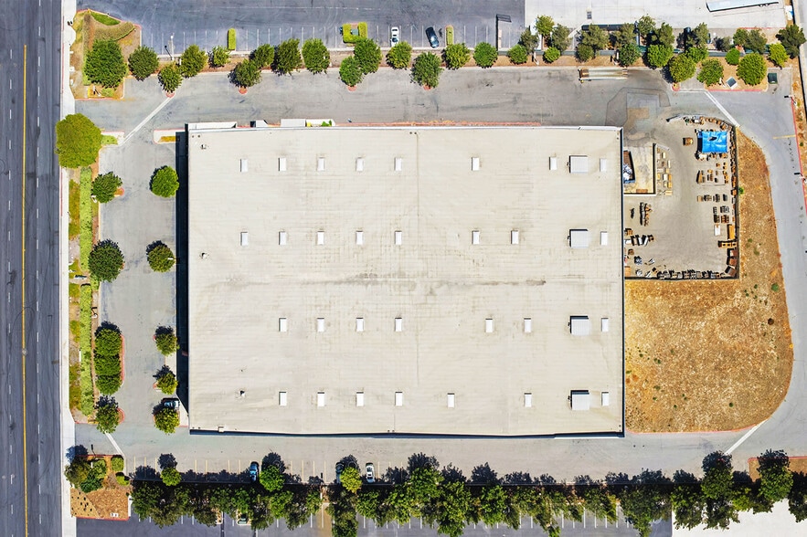 More Photos Of 8753 Kerns St, San Diego Warehouse For Sale