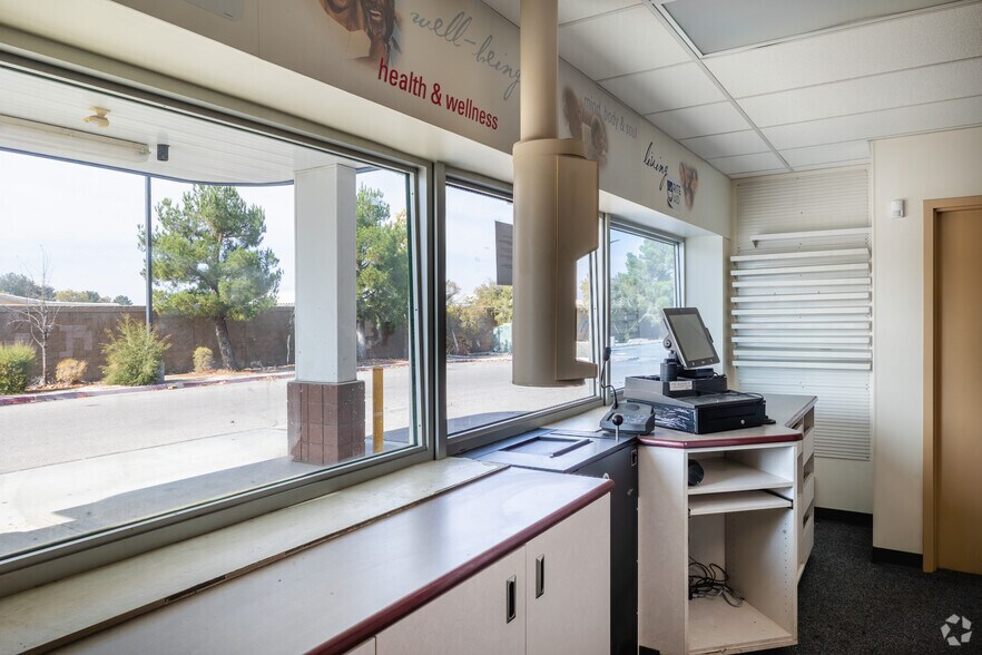 More Photos Of 1180 N State St, San Jacinto Drugstore For Sale