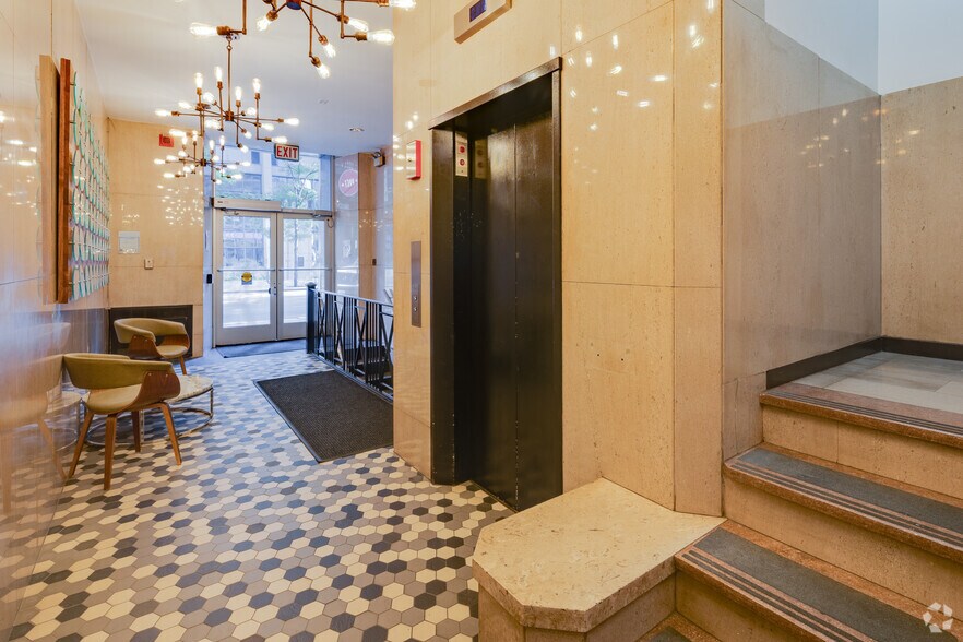 More Photos Of 73 W Monroe St, Chicago Coworking Space