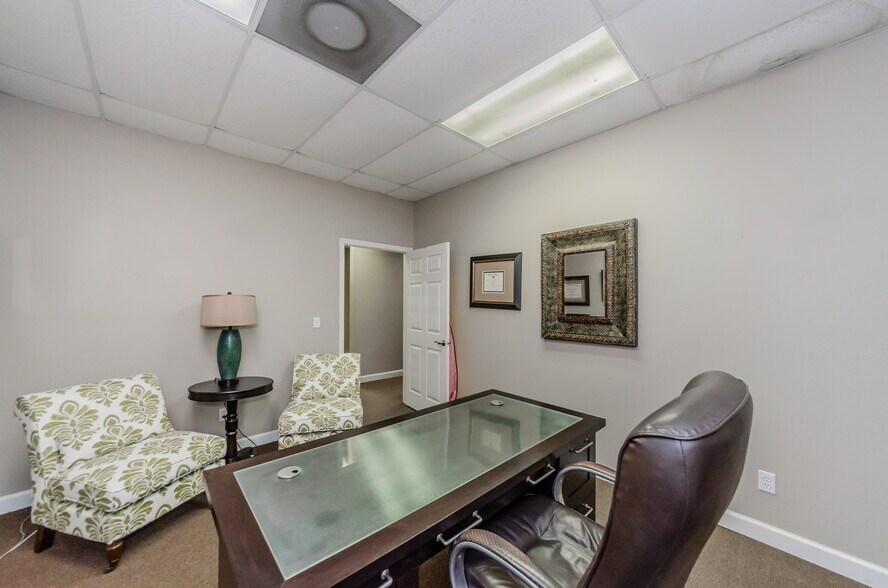More Photos Of 5510 Roosevelt Blvd, Clearwater Office For Lease