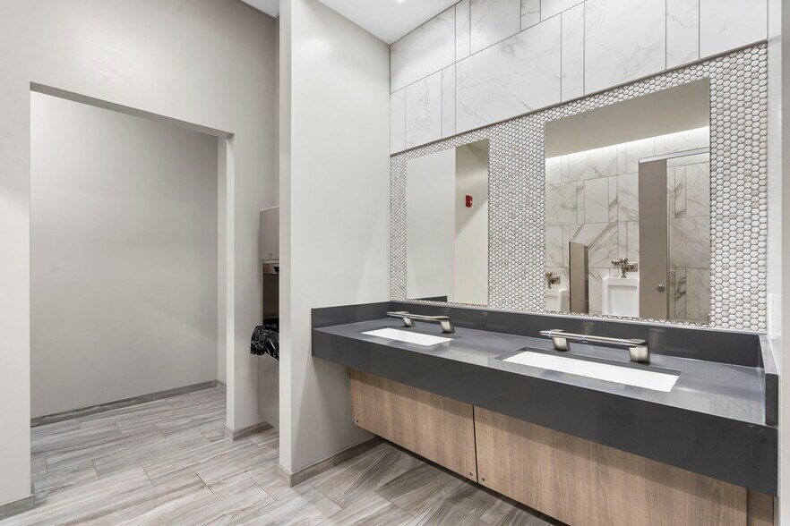 More Photos Of 1724 S Luster Ave, Springfield Office For Lease