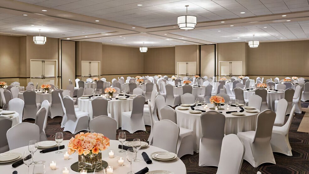 More Photos Of 925 S University Ave, Little Rock Hotel For Sale