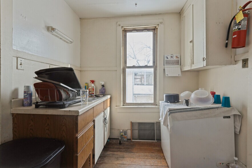 More Photos Of 431 6th Ave S, Clinton Apartments For Sale