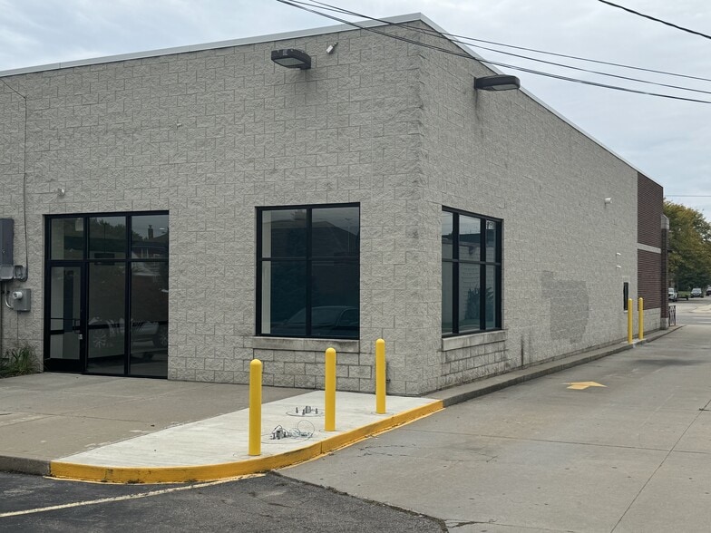 More Photos Of 24408-24420 Van Dyke Ave, Center Line Storefront For Lease