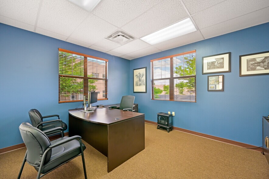 More Photos Of 3600 Rodeo Ln, Santa Fe Medical For Sale