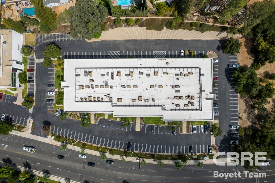 More Photos Of 26025 Mureau Rd, Calabasas Office For Sale