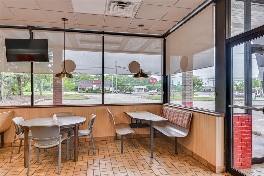 More Photos Of 115 Elm St, Lincolnton Restaurant For Lease