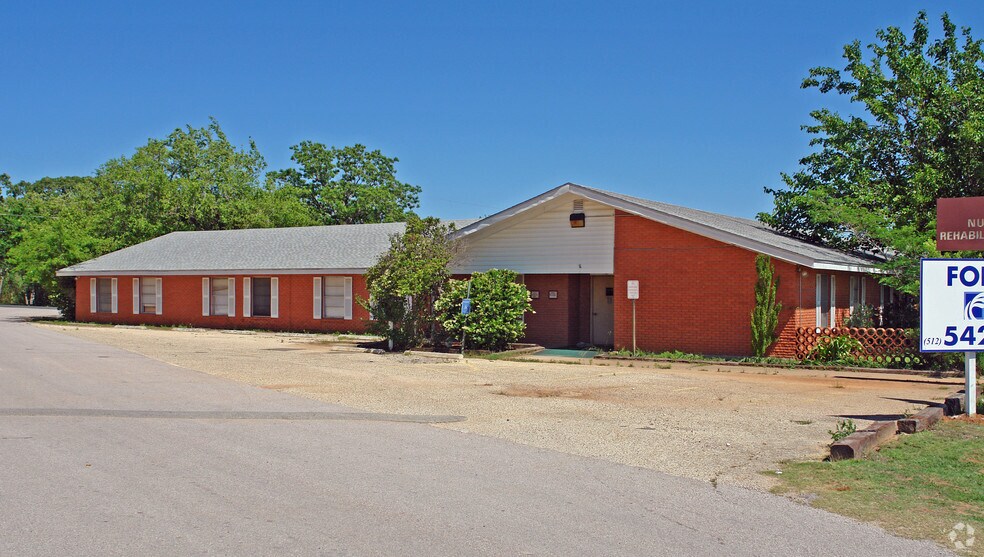 More Photos Of 605 Hwy 290 North, Elgin Office For Sale