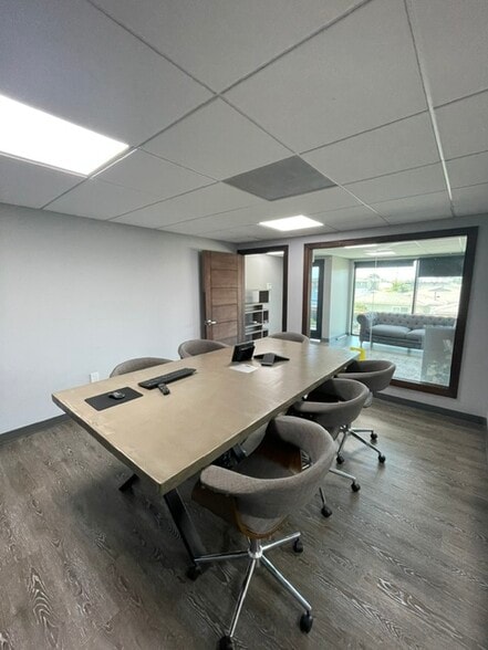 More Photos Of 18093 Prairie Ave, Torrance Office For Lease