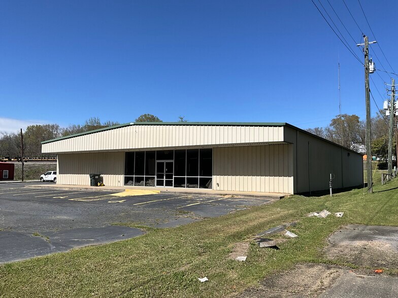 Primary Photo Of 4740 Lamb Ave, Union Point Freestanding For Sale