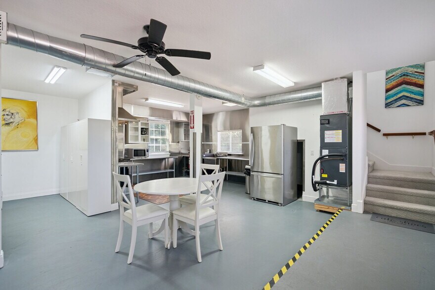 More Photos Of 1498 Markham Woods Rd, Longwood Flex For Sale