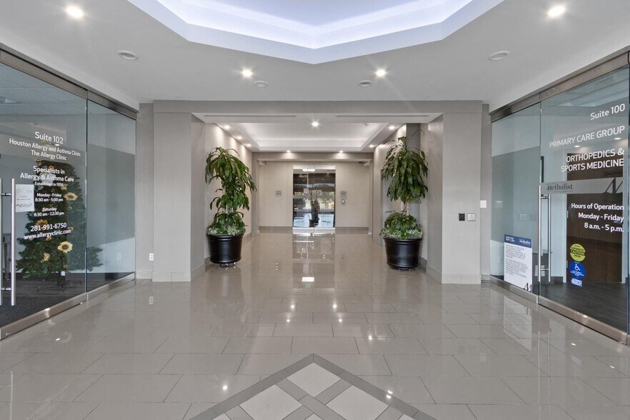 More Photos Of 6243 Fairmont Pky, Pasadena Medical For Lease